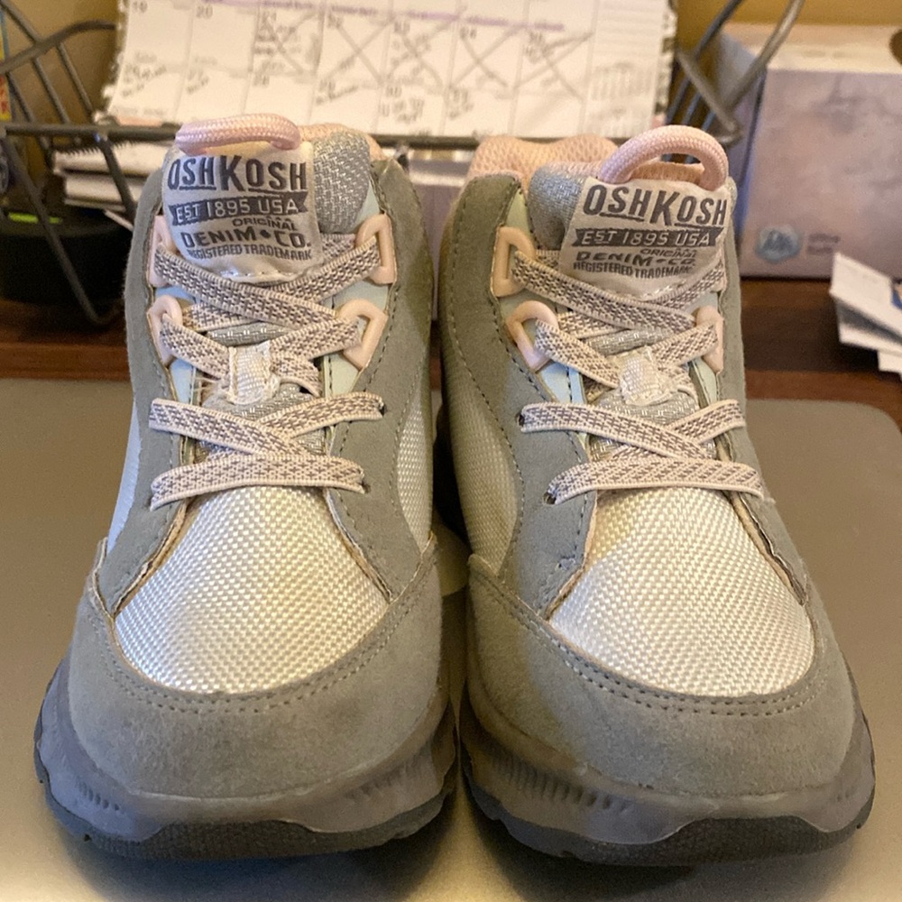 OSHKOSH GREY PINK WHITE HIGH TOPS GIRLS 10